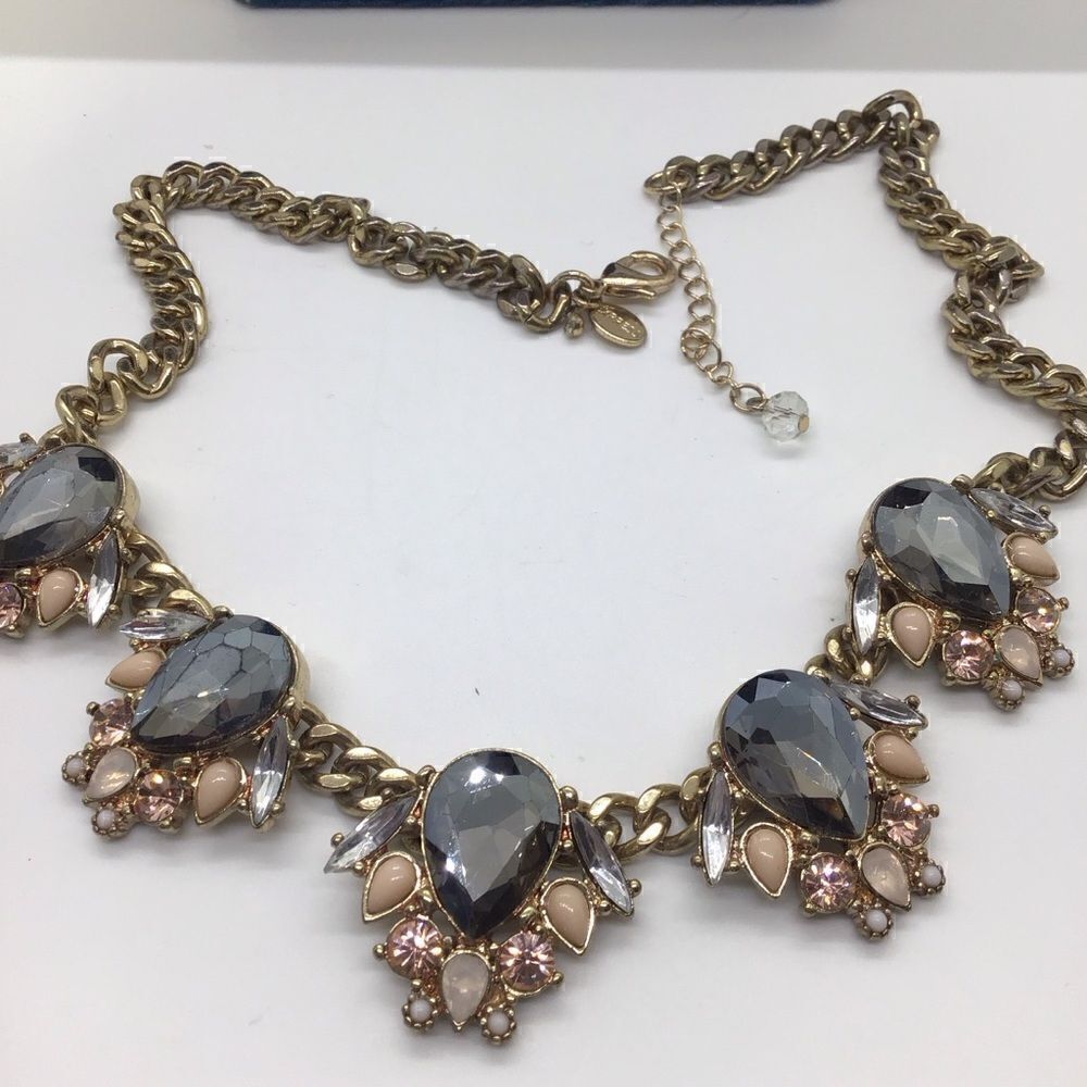 Express Statement Necklace - Picture 5 of 10